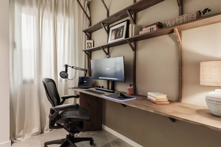 Live like a local in Paris, work like a pro - Image 1