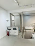 ESPACE DOUBLE NIVEAU – MARAIS – 140 M² – VITRINE SUR RUE – IDEAL FASHION WEEK & ÉVÉNEMENTS - Image 7