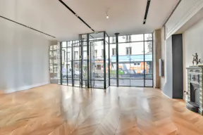 Event Showroom & Boutique in Haut Marais - Image 2