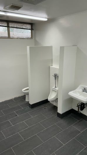 Large Custom Space in Prime Fairfax Location - Image 4