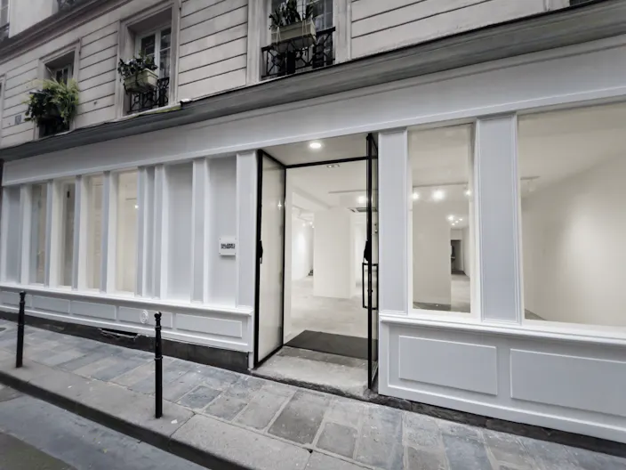 Rue Chapon Showroom - Image 1