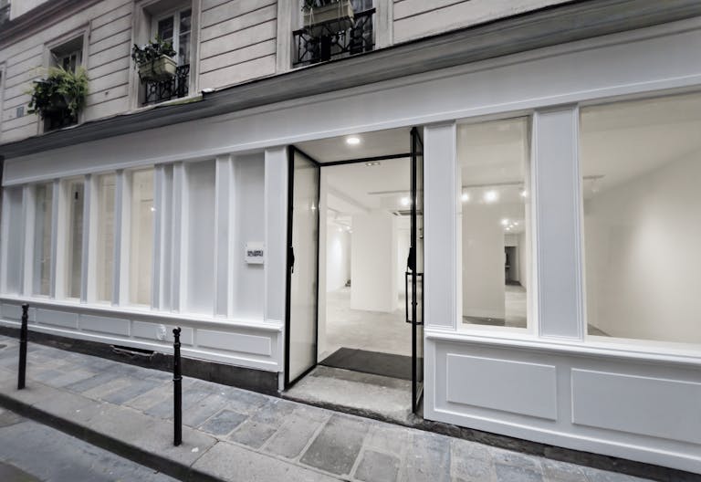 Rue Chapon Showroom - Image 1