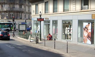 Prime Location Boutique Shop Rue du Renard - Image 7
