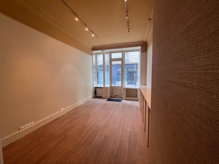 Boutique/Galerie Saint Germain - Image 3