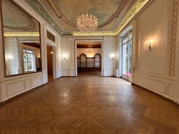 hotel particulier en plein coeur de Paris avec Jardin - Image 5