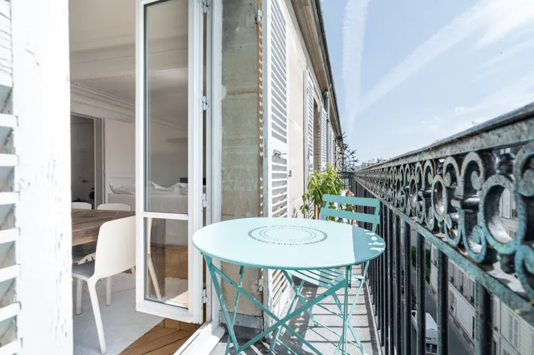 Appartement épuré lumineux avec balcon filant - Image 4