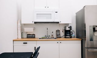 Bright and clean open space for creatives and events - Image 6