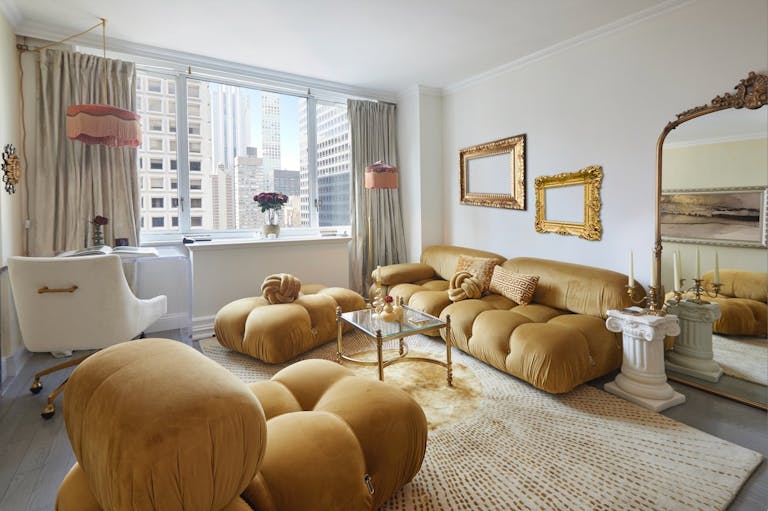 Bohemian meets Vintage apartment - Natural Light, Mantle & Brass Vintage Pieces - Image 0