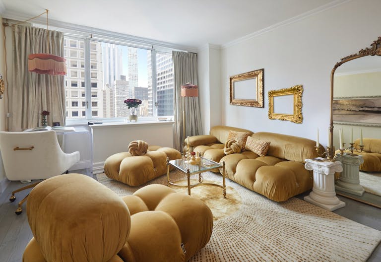 Bohemian meets Vintage apartment - Natural Light, Mantle & Brass Vintage Pieces - Image 0