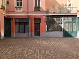 Entire art gallery in Le Marais, Paris - Image 29