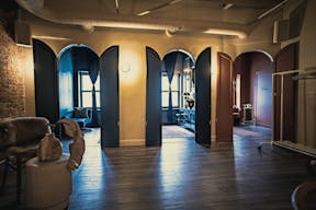 Upscale Loft on 5th with Furnished Rooftop & Fireplace, Sound System, Custom Lighting, Kitchen & Staff Provided - Image 7