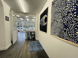 Spacious and bright Gallery Space - Image 5
