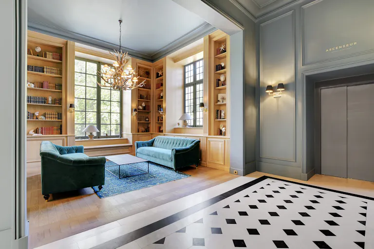 Un château innovant à Saint-Germain-En-Laye - Image 2