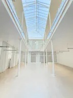 Loft industriel avec verrière zénithale - Image 5