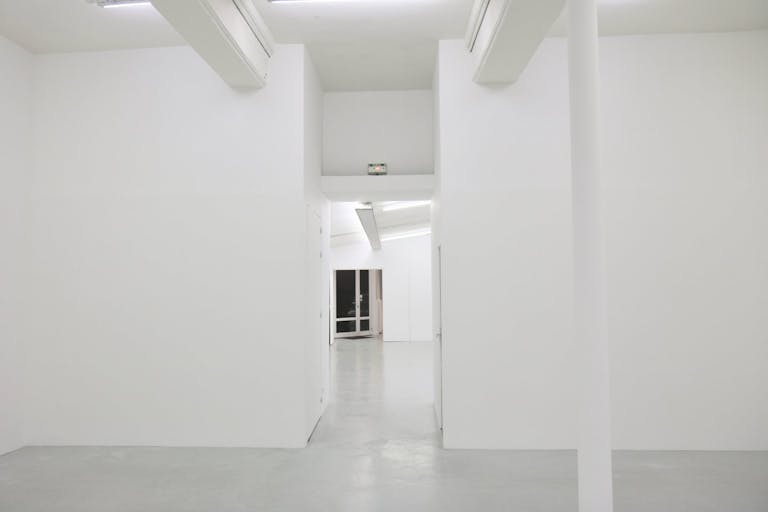 Art gallery in Le Marais - Image 3