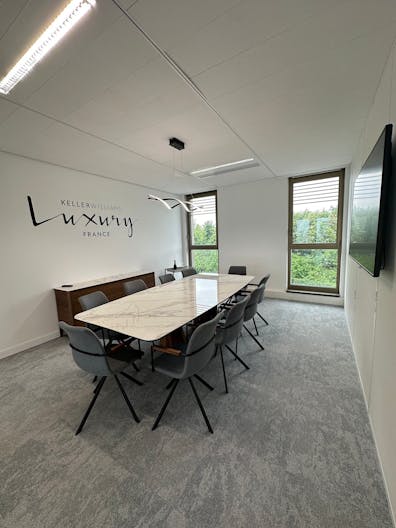 Centre d'Affaires Alliant Innovation, Confort et Flexibilit� - Image 2