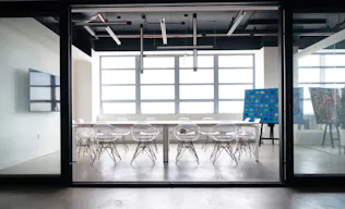 Private Loft Gallery in the Iconic Brooklyn Navy Yard - Image 3