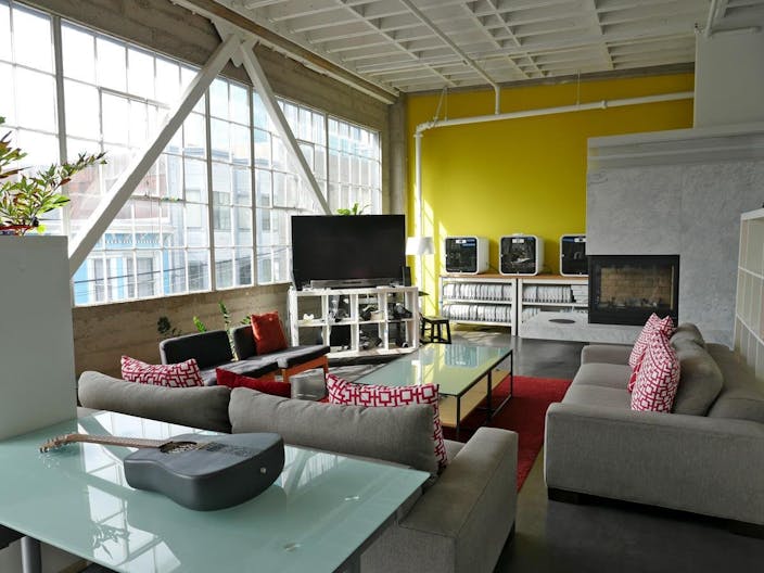Sunny 2nd Level Industrial Warehouse: Loft Space - Image 2