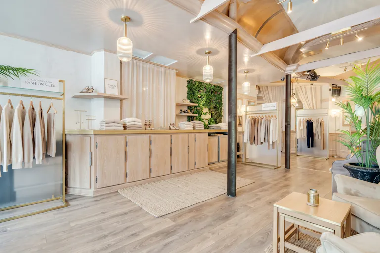 Espace 180m² - Marais / République - Showroom, shooting, pop-up restaurant, défilé. - Fort trafic piéton - Image 1