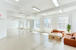 16AB Manhattan Event/Showroom retail rental space  - Image 12