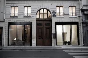 Showroom  in a Historic Landmark  - Image 0