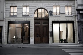 Showroom  in a Historic Landmark  - Image 0