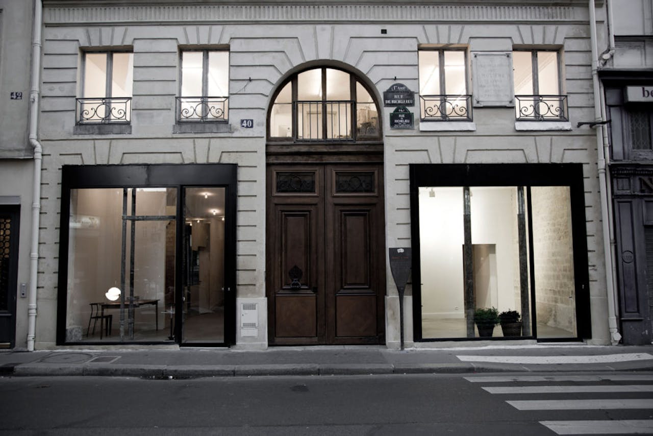 Showroom  in a Historic Landmark  - Image 0