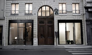 Showroom in a Historic Landmark - Image 0