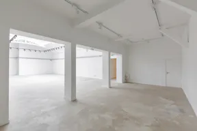 Showroom lumineux sous verrière – 270 m² – Haut-Marais - Image 2