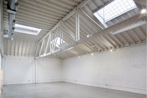 Beautiful Warehouse in South Park - Image 7