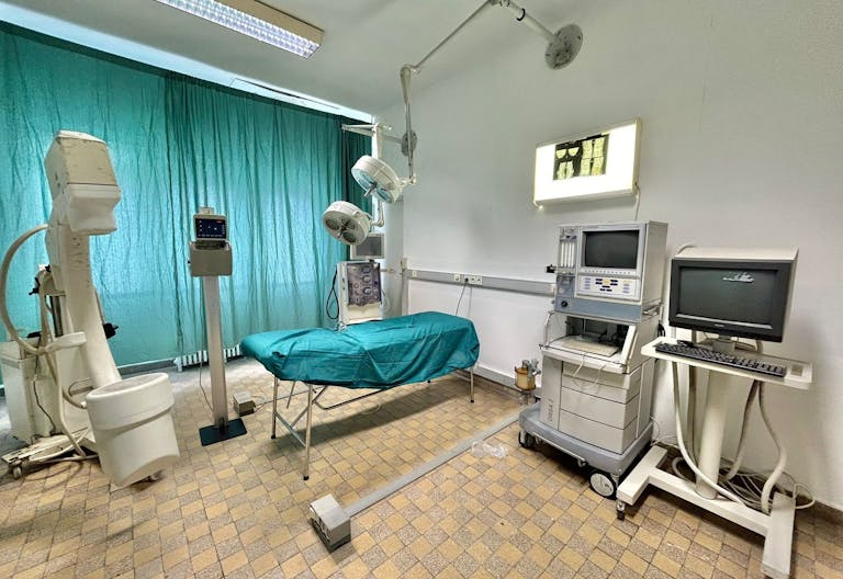 D�cor/Lieu de tournage: Bloc Op�ratoire - Image 4