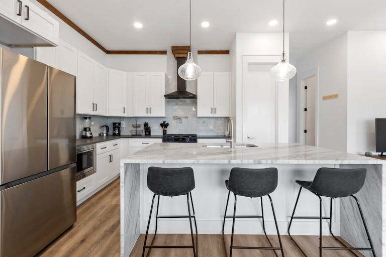 Spacious Modern Home in Houston - Image 2