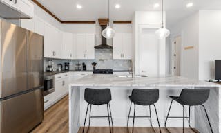 Spacious Modern Home in Houston - Image 2