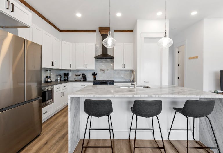 Spacious Modern Home in Houston - Image 2