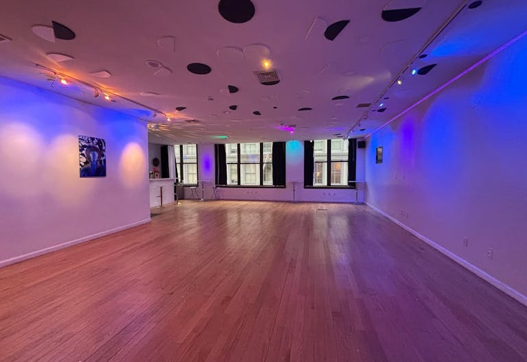 Entire Floor in SOHO with 2 extra rooms! - Image 0