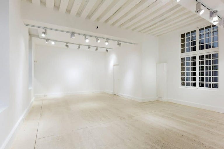 Galerie space on Rue du Temple - Image 3