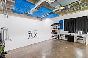 MODERN PHOTO/VIDEO STUDIO | CYCLORAMA, GREEN SCREEN and SEAMLESS BACKDROP | AC, WIFI and SONOS | ALSO PERFECT FOR GALLERY SHOWS AND POP-UPS - Image 0