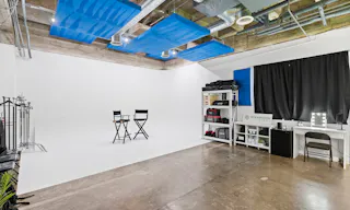 MODERN PHOTO/VIDEO STUDIO | CYCLORAMA, GREEN SCREEN and SEAMLESS BACKDROP | AC, WIFI and SONOS | ALSO PERFECT FOR GALLERY SHOWS AND POP-UPS - Image 0