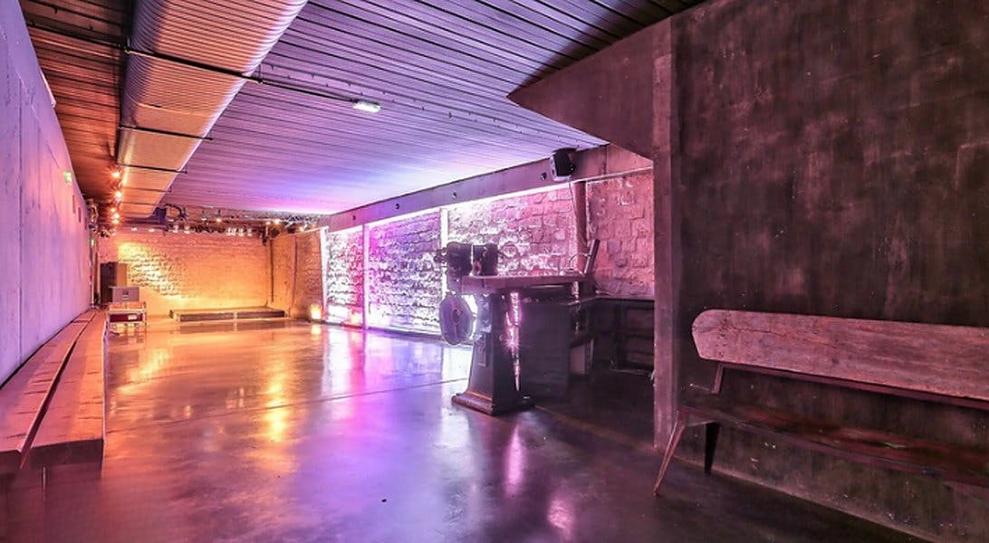 Versatile 600 sqm Industrial Space in Paris 11th