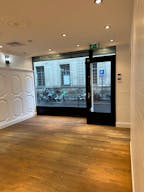 Pop-up store angle en plein coeur du Marais - Image 4