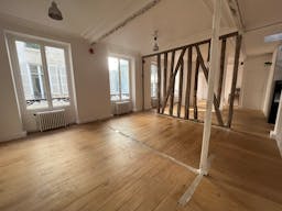 Splendid showroom rue Saint Honoré - Place Vendôme, in the heart of Paris fashion & culture district. - Image 10