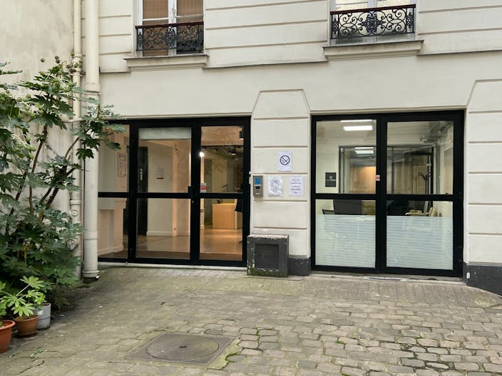 Atypical Space in the 10th arrondissement of Paris - Image 0