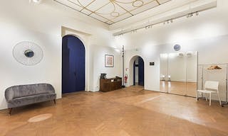 Chic Boutique in the downtown of Toulouse - Image 1