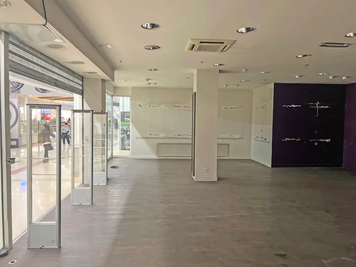 Boutique premium � Bercy 2 - Image 0