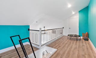 Spacious Modern Home in Houston - Image 5