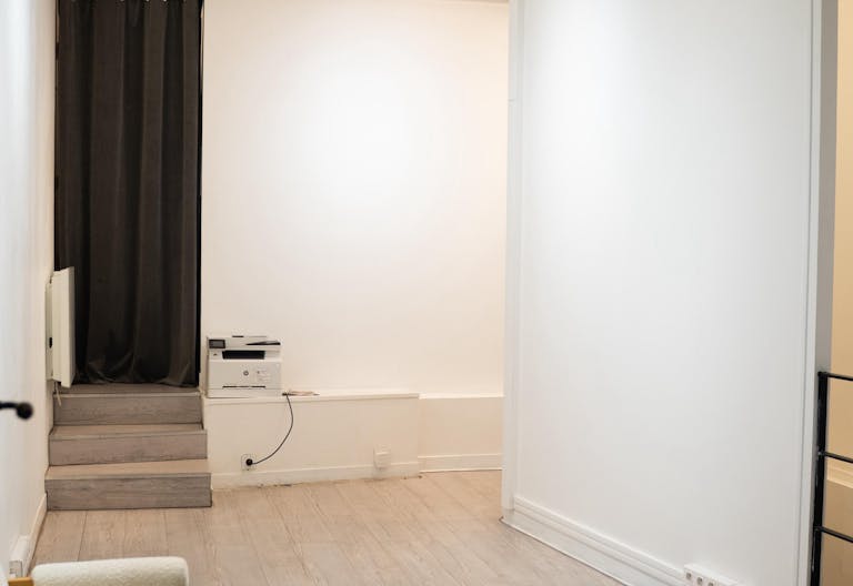 Adresse d’Exception : Espace Polyvalent au Pied de la Tour Eiffel (Pop UP, Bureaux, Séminaire, Galeries D'art) - Image 1