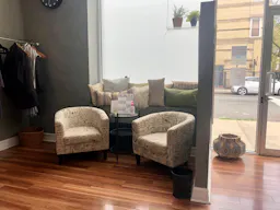 Bright & Chic Salon Space - Image 2