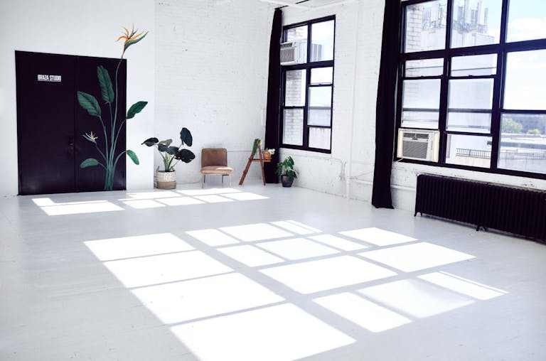 Bright day light Studio - Image 1