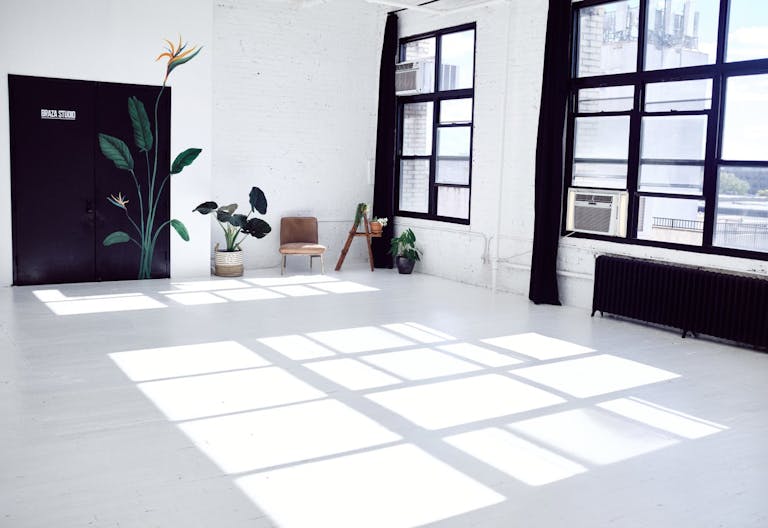 Bright day light Studio - Image 1