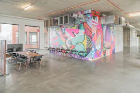 Amazing Showroom in Williamsburg - Image 6